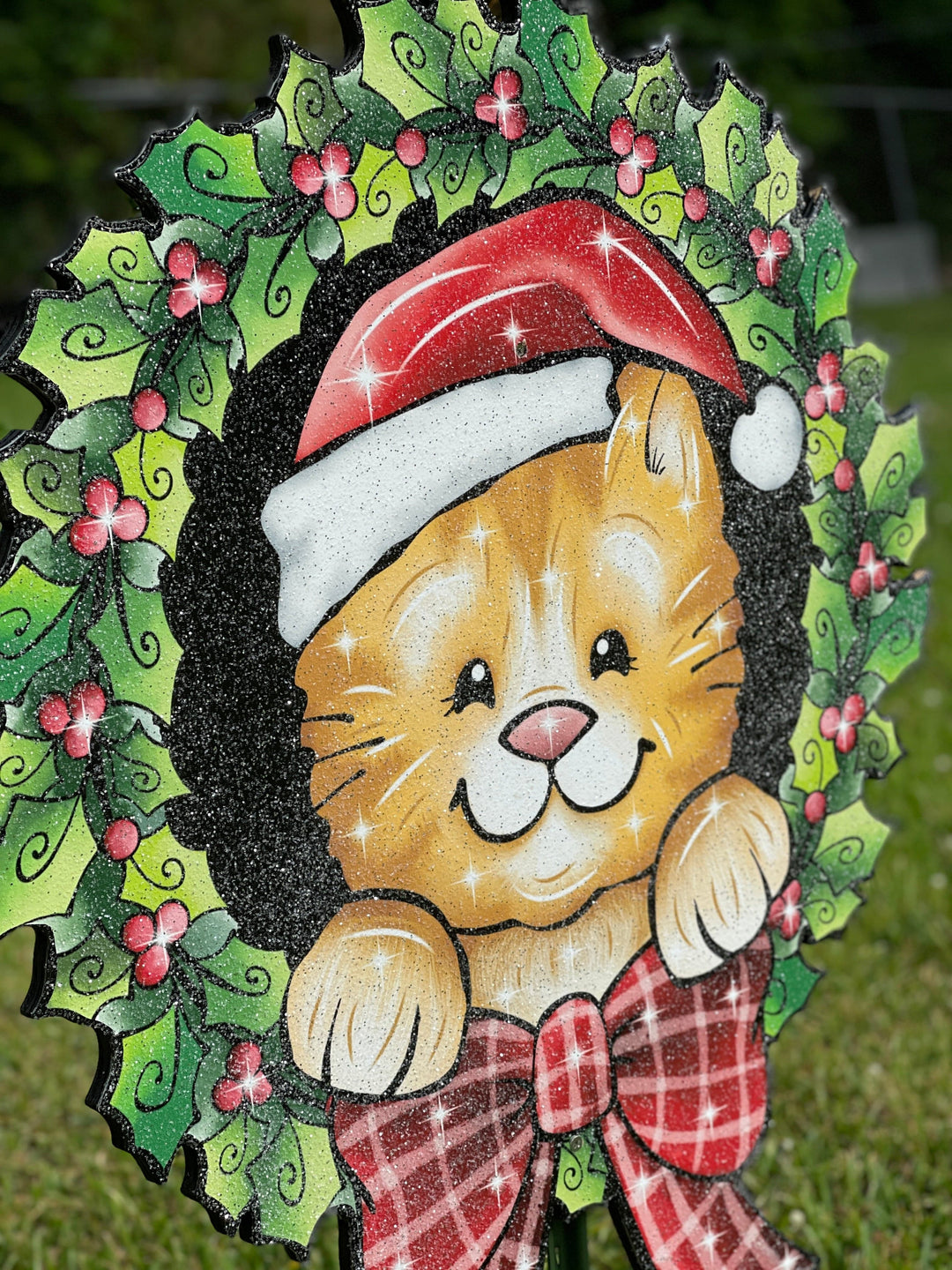 Christmas Kitty Wreath of Mistletoe and Bow Yard Art Decoration