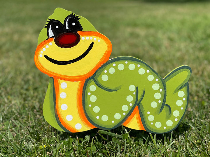 Green Spring time worm yard art decoration