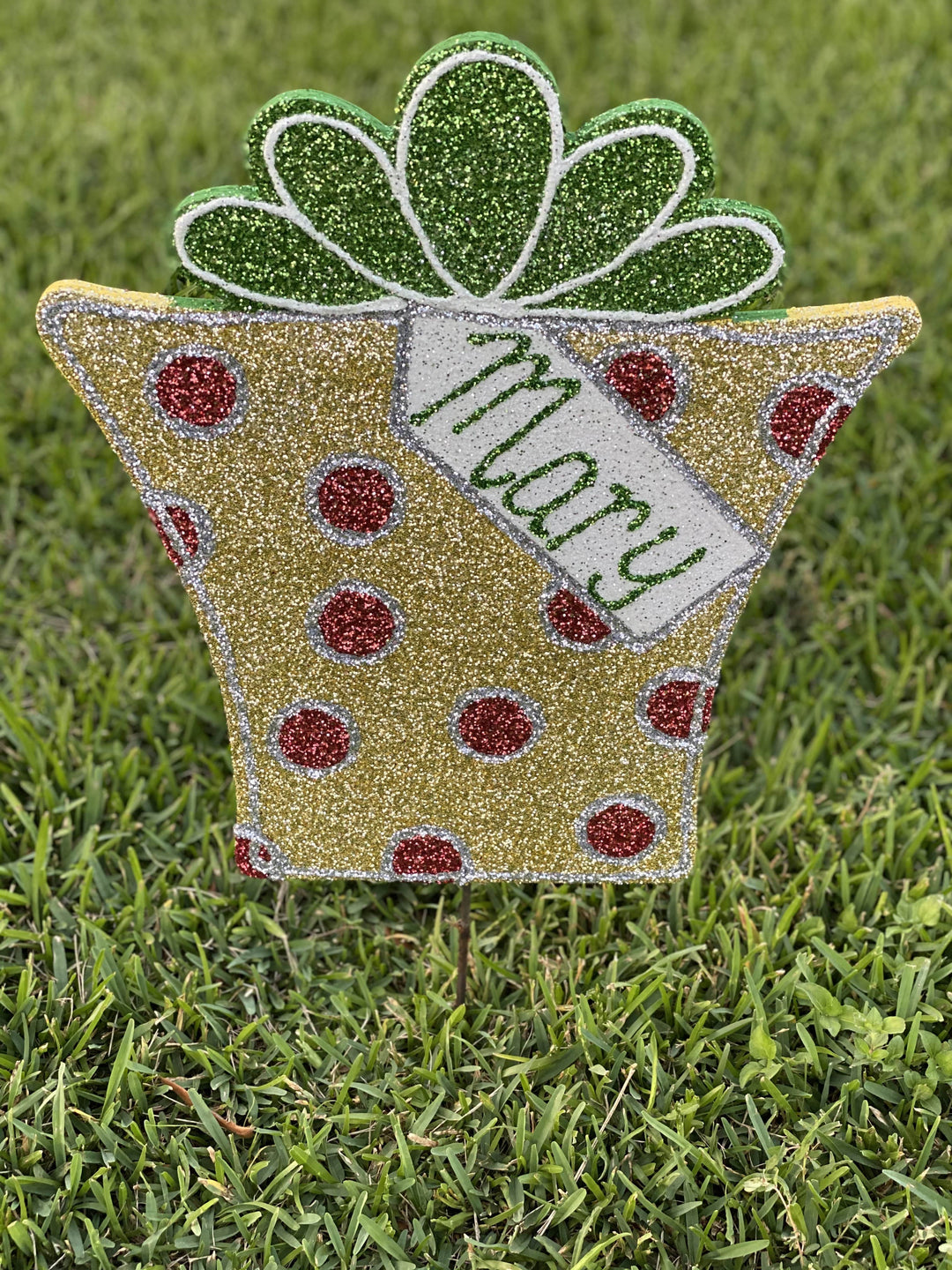 polka dot Christmas present painted yard art design